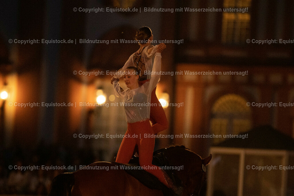 20230527_Voltigieren_NASPA_Flutlicht_0753 | equistock