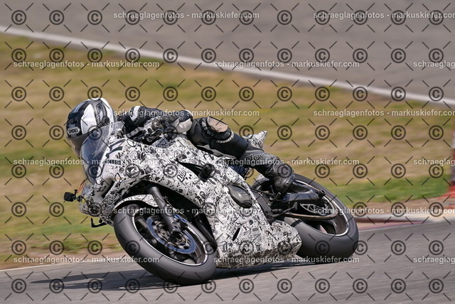 26bt05-1408 | markuskiefer.com - Realisiert mit Pictrs.com