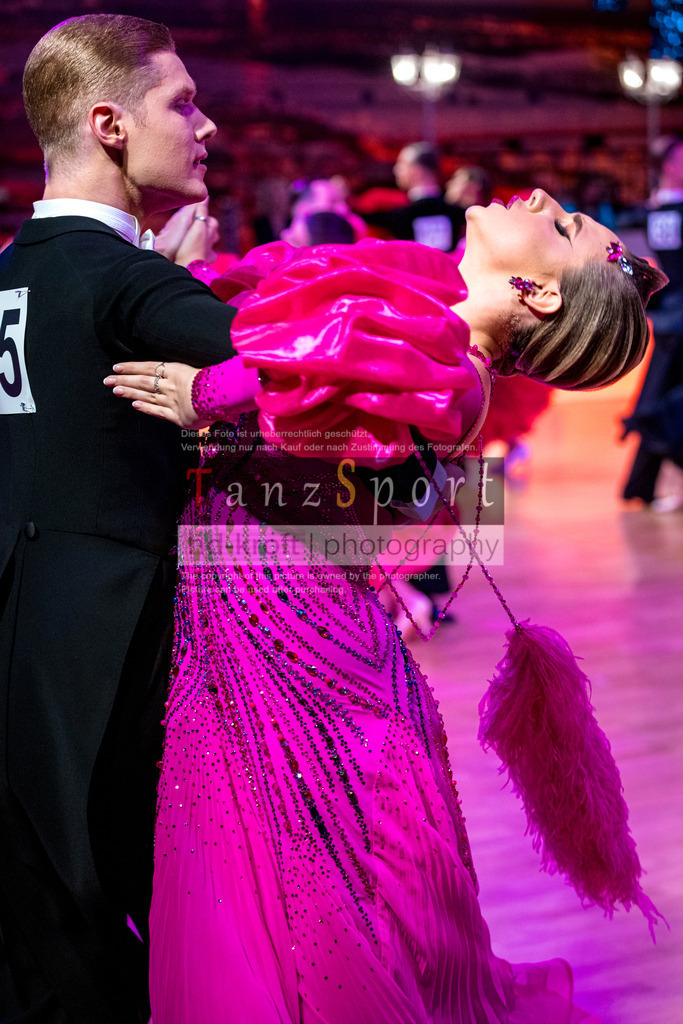 20251212_WDSF_World_Ch_Cup_RS-Std_0984-2 | Tanzsportbilder, Standardtanz, Lateintanz, WDSF, DTV, LTVB, dancecomp, goc, hessen tanzt, blaues band der spree, walzer, tango, wiener walzer, slowfox, quickstepp, samba, rumba, cha-cha-cha, paso doble. jive, hd-kroft photography, turniertanzsport