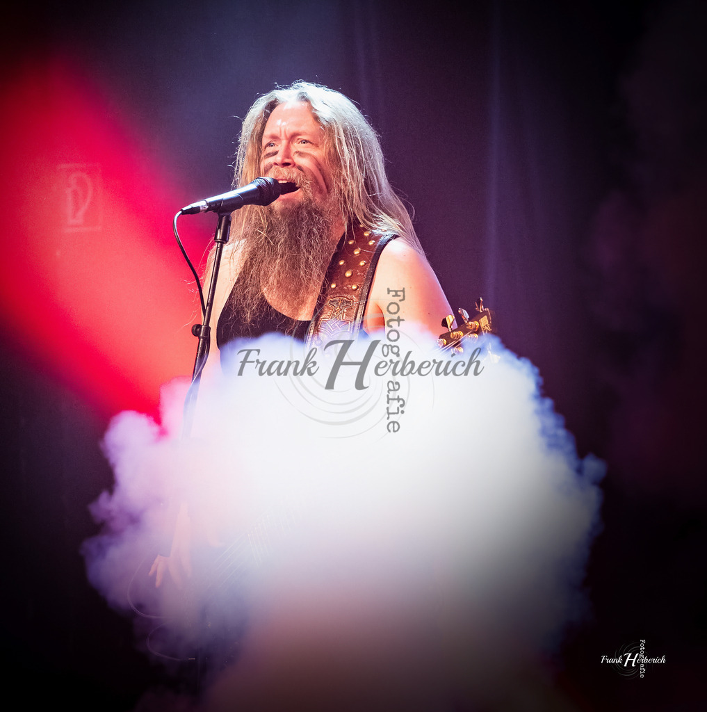 Ensiferum | Frank Herberich Fotografie, Frank Herberich, Fotografie, Hochzeit, Portrait, St. Peter Ording, Ording, Westerhever, Nordsee, Frank Fotografie, Hardheim,  Odenwald,Walldürn, Band,Eventfotografie - Realisiert mit Pictrs.com