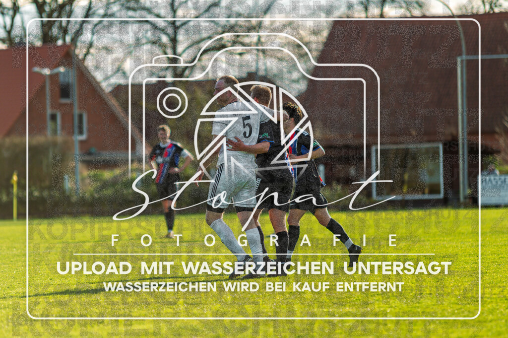 FGFS-LEN-1000 | Nico Geschwentner (Eintracht Leinetal #04) und Theo Kregel (Fulde-Stellichte #05) beim Herren Kreisliga HK Spiel zwischen FG Fulde-Stellichte und Eintracht Leinetal im Fulder Zentralstadion, Fulde (Simon Paul Stopat) - Realisiert mit Pictrs.com