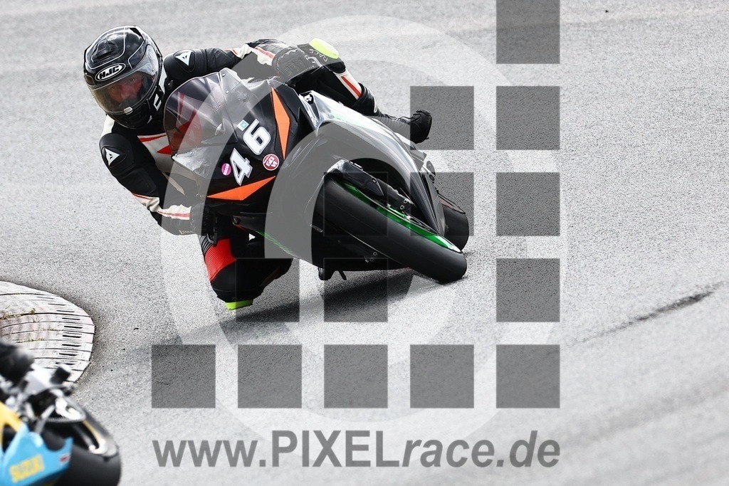0046-20240803_03700 | Schöne Erinnerungen an spannende Momente - das festzuhalten ist unser Job. PIXELrace.de ist seit 2003 auf den Rennstrecken Europas unterwegs um die Action draußen beim Fahren und die wunderbare Stimmung imm Fahrerlager für euch einzufangen.