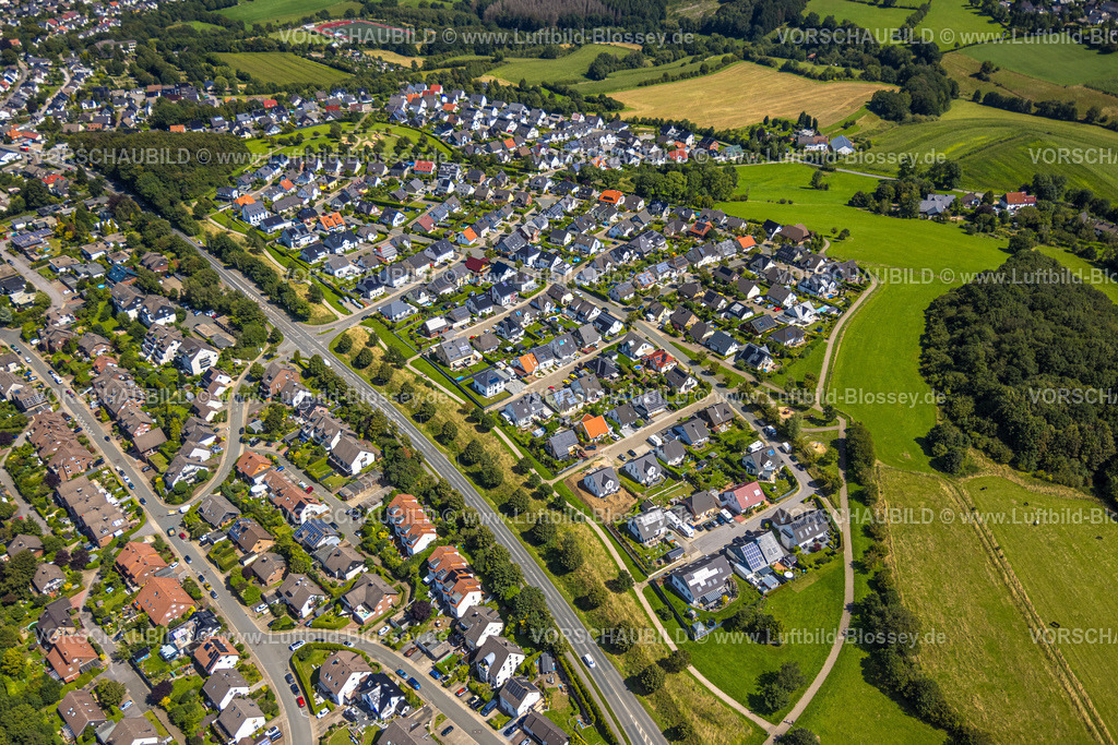 Breckerfeld230801717 | Luftbild, Einfamilienhaus-Wohnsiedlung Heider Kopf zwischen Frankfurter Straße und Klevinghauser Straße, Spielplatz Heider Kopf, Breckerfeld, Ruhrgebiet, Nordrhein-Westfalen, Deutschland