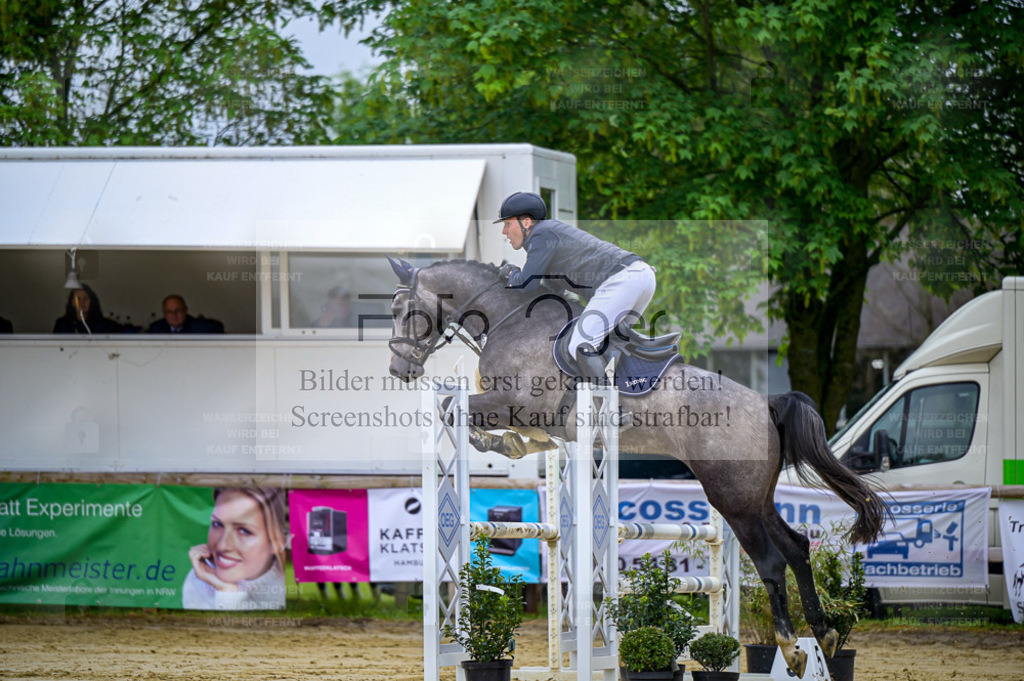 Reitturnier Lienen | Entdecke hochwertige Reitturnierfotos von Foto Oger. Professionell, emotional und authentisch – jetzt Lieblingsmomente im Shop bestellen. - Realisiert mit Pictrs.com