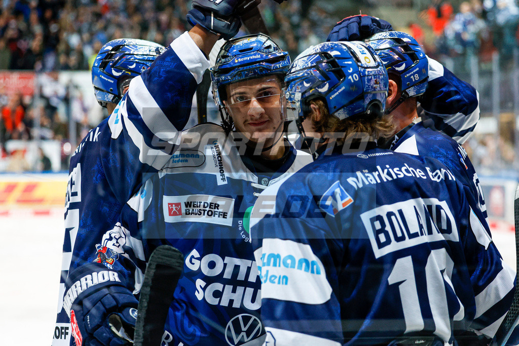 Iserlohn Roosters - Grizzlys Wolfsburg | 
DEL: Iserlohn Roosters - Grizzlys Wolfsburg - Realisiert mit Pictrs.com