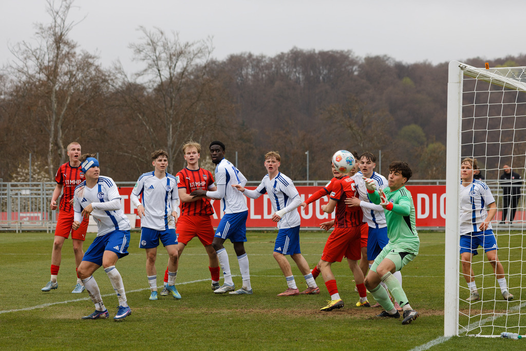 20260412-FCHS04_224 | 1.FC Heidenheim 1846 vs. FC Schalke 04, Fußball, U19, A-Junioren, NWL, U19-DFB-Nachwusliga, 2025/2026, 8. Spieltag, 12.04.2026 in Heidenheim, Walter-Birkhold-Jugendstadion (Foto: Michael Bulling) - Realisiert mit Pictrs.com