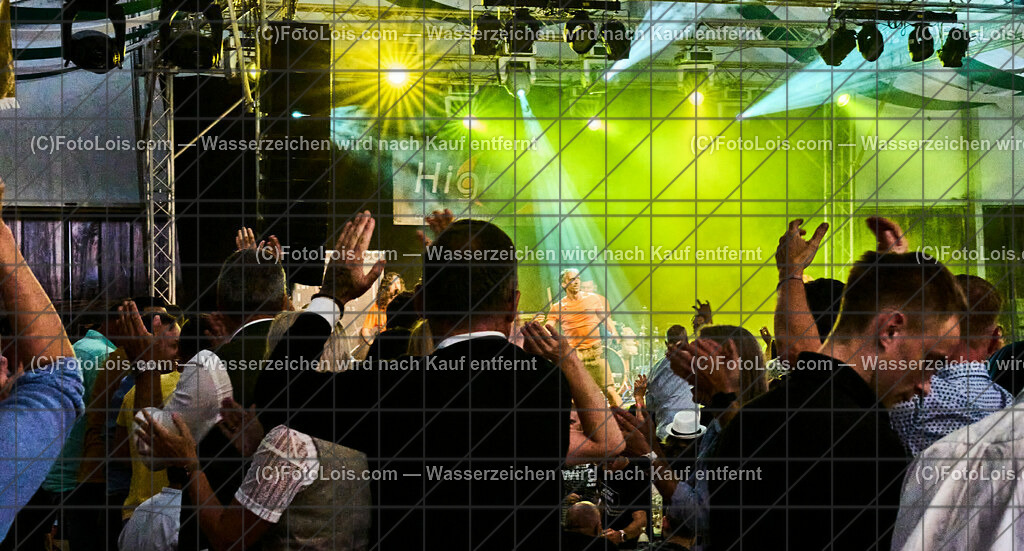 ALP5762_VOLKSFEST_Bieranstich_Musik Die HIGHLIGHTS | (C)FotoLois.com, Alois Spandl, BIERANSTICH im Festzelt beim WIESELBURGER VOLKSFEST mit den TSCHECHEN als Vorband und dem Auftritt von Die HIGHLIGHTS, Mi 28. Juni 2023.