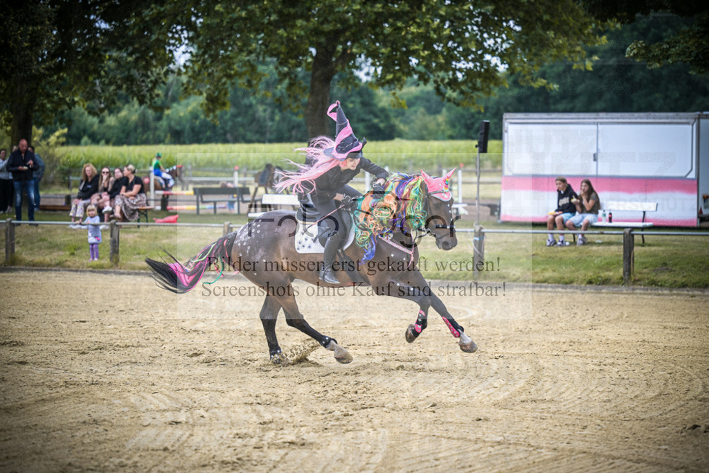 DOS_8711 | Entdecke hochwertige Reitturnierfotos von Foto Oger. Professionell, emotional und authentisch – jetzt Lieblingsmomente im Shop bestellen. - Realisiert mit Pictrs.com