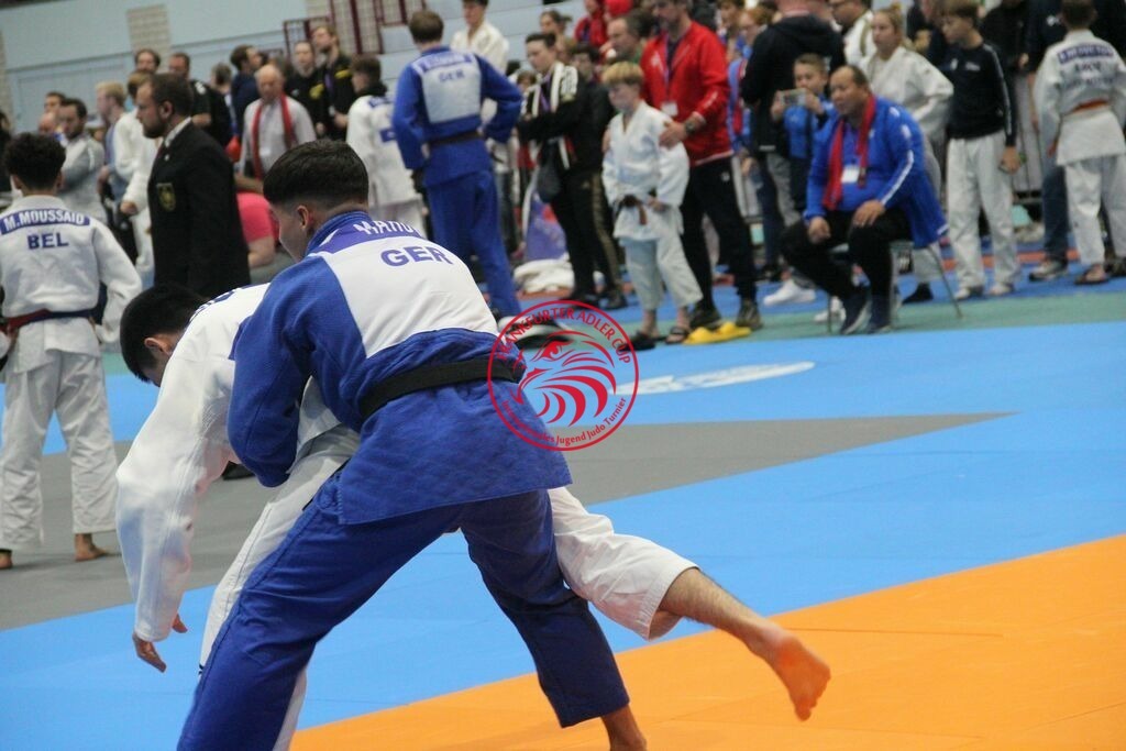 IMG_3782 | Fotos vom Adler Cup - Pictures from Adler Cup

Hier findet Ihr alle Eindrücke und großen Momente der Adler Cup Wochenenden. Here you will find all impressions and great moments of the Adler Cup weekends. - Realisiert mit Pictrs.com