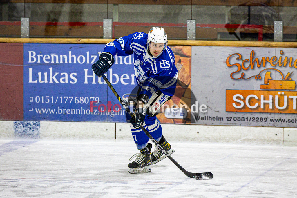 SC Forst NATURE BOYS gegen ESC Hassfurt HAWKS | Eishockey Landesliga Herren Playoffs 2024/25 - Spiel 2 von 4, SC Forst NATURE BOYS gegen ESC Hassfurt HAWKS, 20250222,Fabian DEIBLER (Nature Boyz 57) in Aktion, Freisteller,2025-02-22 in Peißenberg (Eisstadion Peißenberg)Fabian DEIBLER (Nature Boyz 57)Copyright: WolfgangxLindner foto-lindner.de