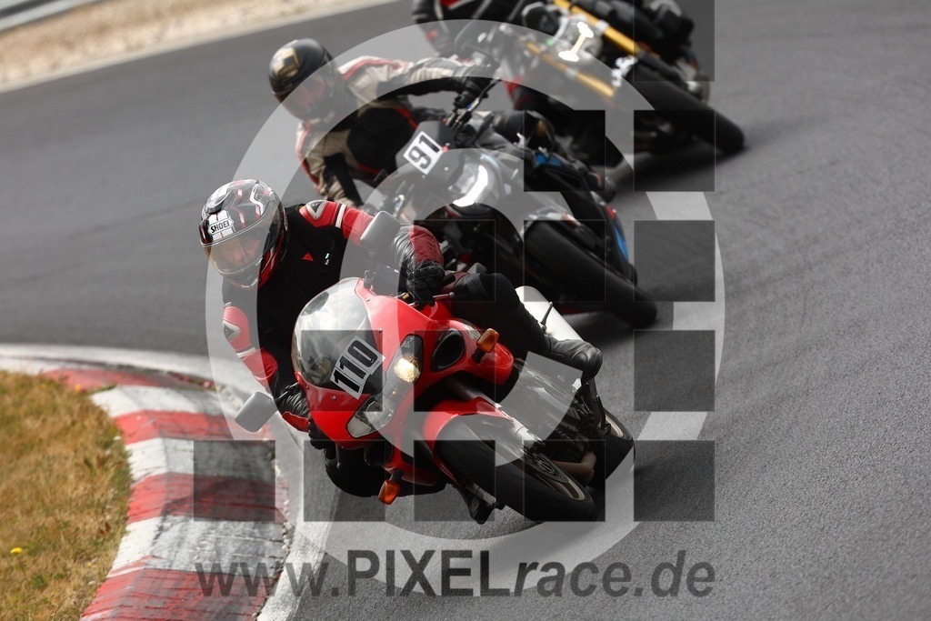 0091-20260723_05100 | Schöne Erinnerungen an spannende Momente - das festzuhalten ist unser Job. PIXELrace.de ist seit 2003 auf den Rennstrecken Europas unterwegs um die Action draußen beim Fahren und die wunderbare Stimmung imm Fahrerlager für euch einzufangen.