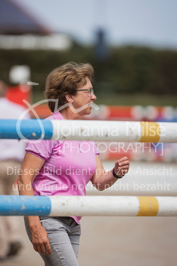 240629_LüPfSpTa_GP-202 | Deine schönsten Turniermomente als professionelle Fotos! Entdecke hochwertige Pferdesport-Fotografie im Online-Shop. Jetzt Fotos finden & bestellen!