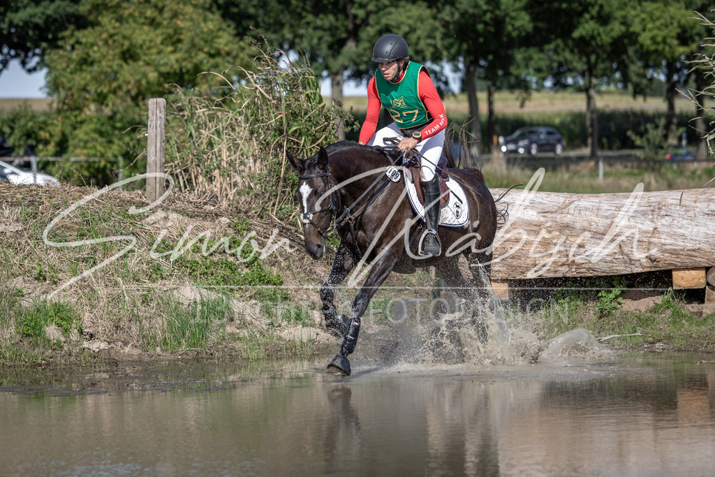 20250907-_3LI2818 | Tierfotografie Pferde, Hunde, Katzen, Haustiere.
Turnierfotografie Reitturniere, Reiten, Springreiten, Dressur in Hanau, dem Main-Kinzig-Kreis und dem Rhein-Main- Gebiet um Frankfurt