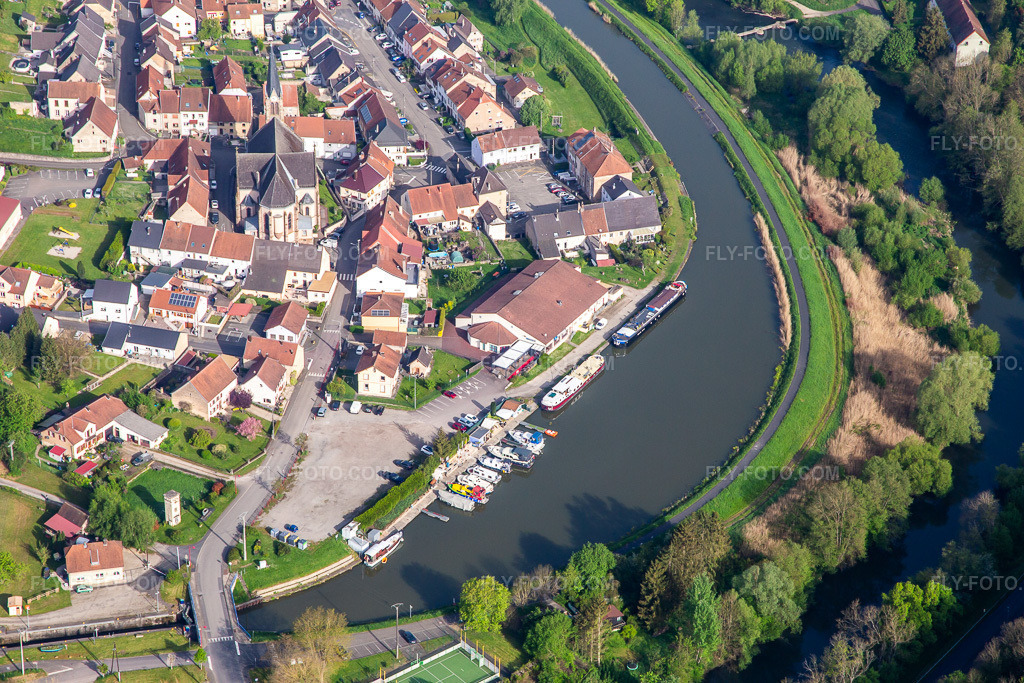 Aerial view: Port de Plaisance de Witring in Wittring in the state Moselle, France. – Photo: IMG_140689.jpg taken on 05/01/2024 by Werner Riehm/FLY-FOTO.com – Resolution of the original: 5472 x 3648 px