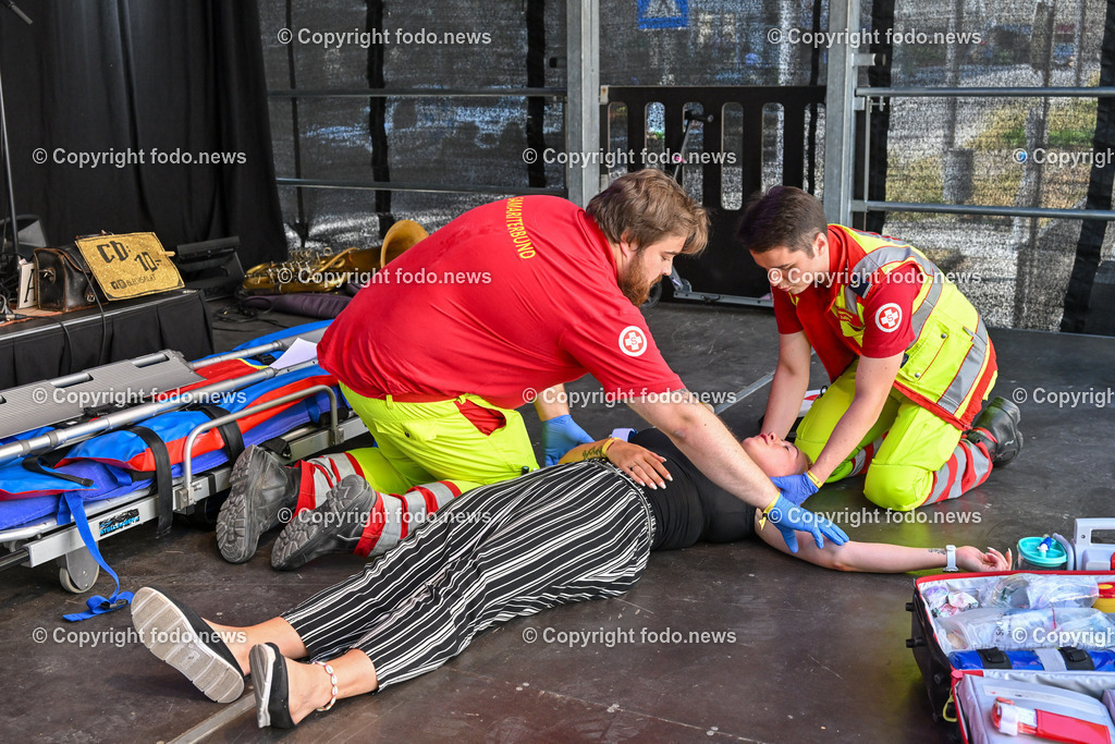 Ehrenamtstag Land OOE_ 30.06.2023-12 | 30.06.2023, Landhaus Linz, AUT, Ehrenamtstag Land OOE 2023, im Bild Vorfuehrung OOE Samariterbund, Erstversorgung nach Scooterunfall