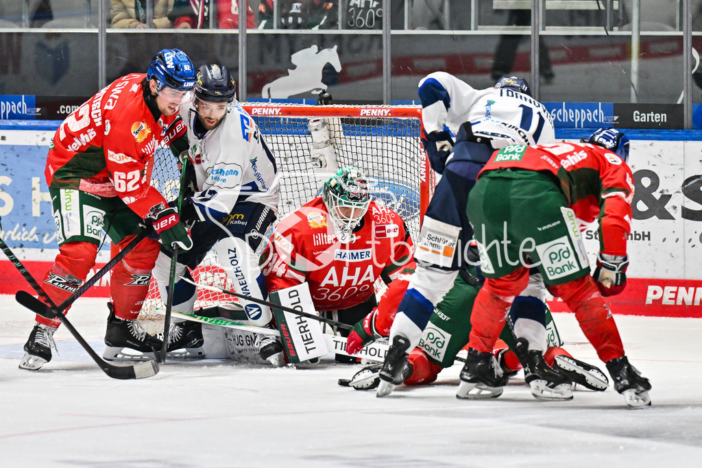 Augsburger Panther - Iserlohn Roosters | in dieser Szene hat Michael GARTEIG (Augsburger Panther 34 den Puck fest im Blick / Penny DEL: Augsburger Panther - Iserlohn Roosters; Curt Frenzel Stadion am 21.09.2025