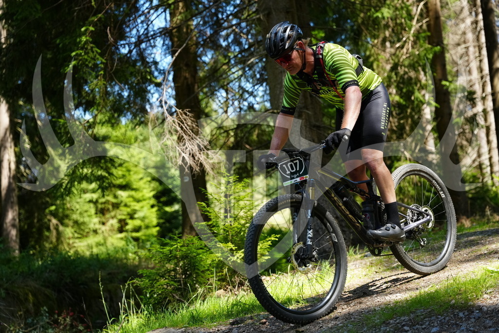 FC101582 | Fotogalerie der Treibjagd im Dunkelwald - Dein MTB Etappenrennen im Erzgebirge - Realisiert mit Pictrs.com