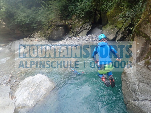 P1020035 | Bestelle die Bilder deines Berg- oder Wasser-Abenteuers mit Mountain Sports bequem von zu Hause aus direkt über unseren Online Fotoshop von pictrs.com. - Realisiert mit Pictrs.com