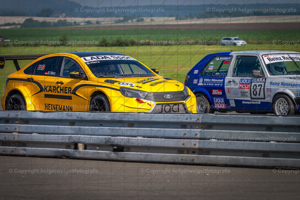 Lada Oreca Vesta WTCC | Foto vom 3. Classic Motor Weekend 18. - 20. August 2023 auf dem Flugplatz in Obermehler - Realisiert mit Pictrs.com