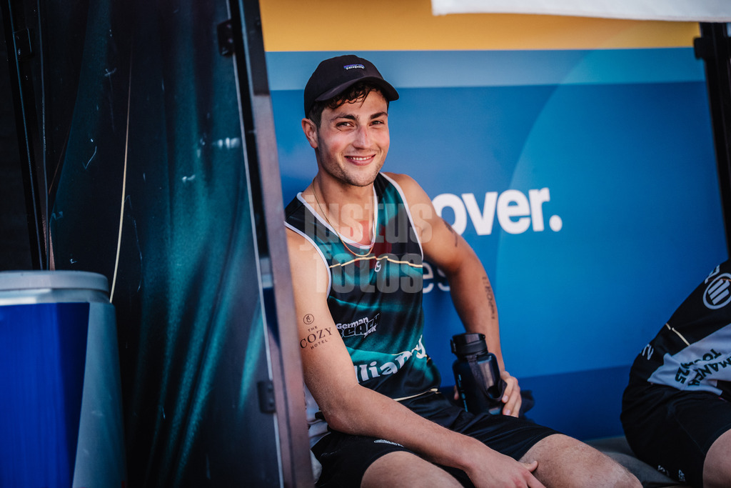 Beachvolleyball | Männer | Deutsche Meisterschaften 2025 Timmendorfer Strand | 07.09.2025 | Sven Winter auf der Spielerbank