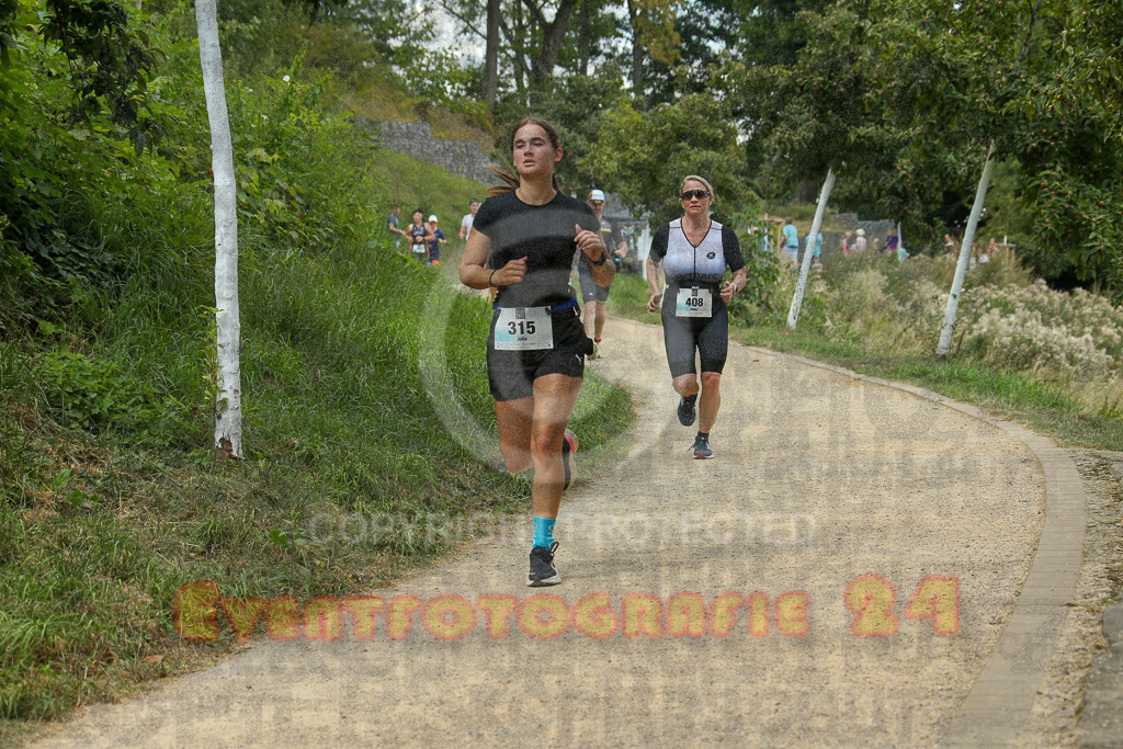 250824_1345_EX1_3512 | Sportfotografie im Rhein-Sieg Kreis, Köln, Bonn, NRW, Rheinland Pfalz, Hessen, etc. Unser Tätigkeitsfeld umfasst den Laufsport vom Volkslauf über den Marathon, Duathlon, Triathon bis zum Ultralauf wie Kölnpfad Ultra oder Schindertrail.