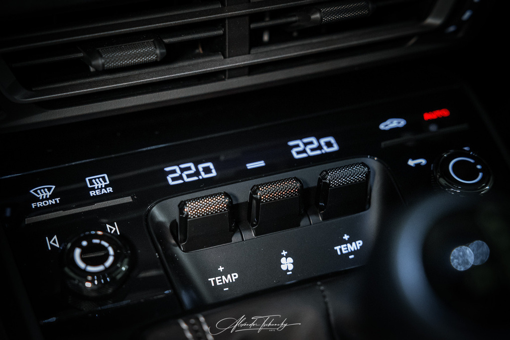 R6PZ3608 _AL | Entdecken Sie die faszinierende Welt von Alexander Tschuncky Arts: Kreative Fotografie, atemberaubende Automobilkunst und hochwertiger Bilderdruck. Lassen Sie sich inspirieren! - Realisiert mit Pictrs.com