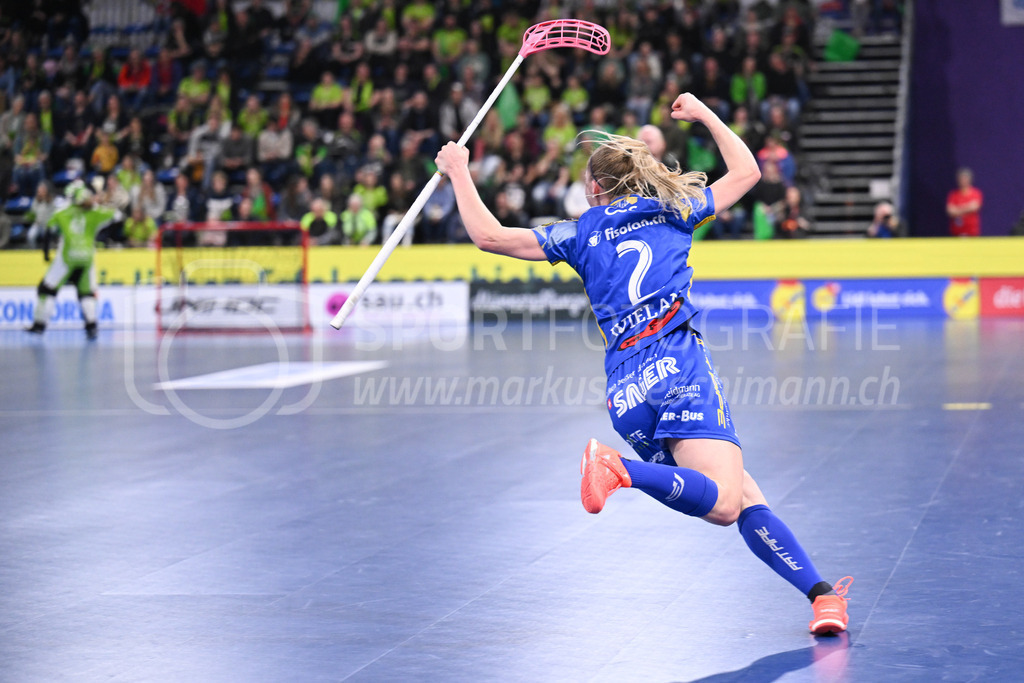 Kloten-Dietlikon Jets vs Skorpion Emmental Zollbrück - 15. April 2023 | Kloten-Dietlikon Jets vs Skorpion Emmental Zollbrück
Stimo Arena, Kloten
Leonie Wieland (#2 Kloten-Dietlikon Jets) erzielt das 4:1.
Bild: Sportfotografie Markus Aeschimann | www.markus-aeschimann.ch - Realisiert mit Pictrs.com