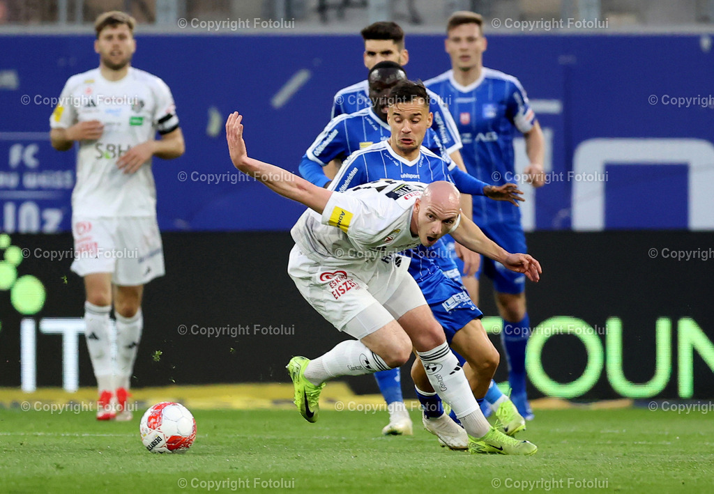 A_LUI_120425_11 | SPORT,FUSSBALL ADMIRAL BUNDESLIGA BLAU WEISSLINZ -RZ PELLETS WAC IM BILD: KRISTIJAN DOBRAS (BLAU WEISS) UND  NICOLAS WIMMER  (WAC) FOTO:  FOTOLUI/MW