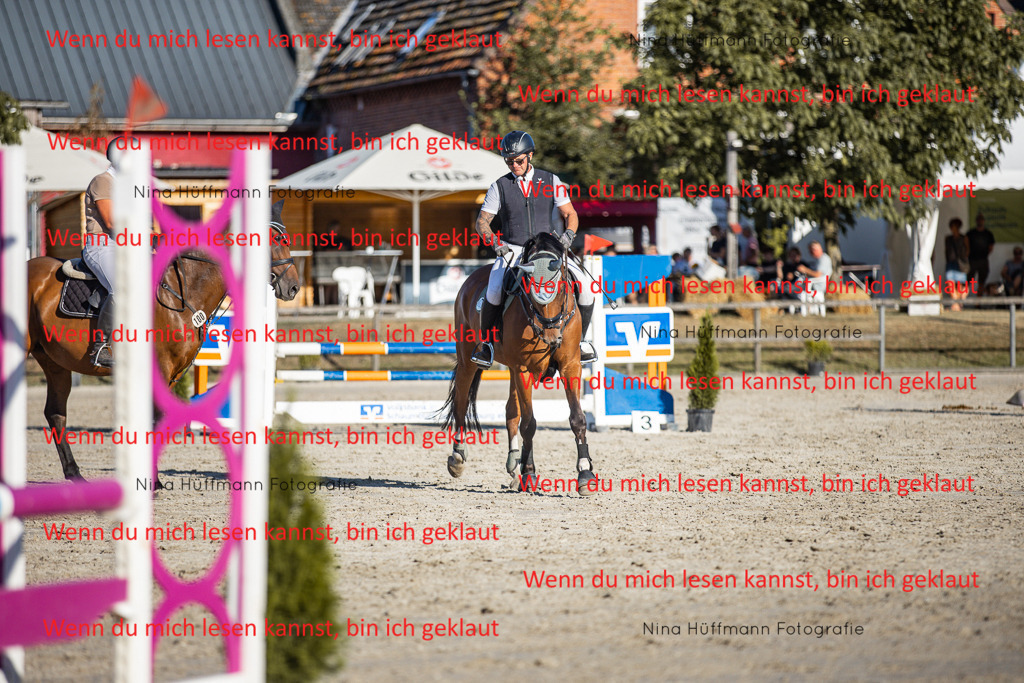 BK1A7775 | Turnierbilder Turnierfotos Nina Hüffmann Turnierfotografie Pferdefotografie Tierzeichnung Haustierzeichnung Pferdezeichnung Hundezeichnung Videograf  - Realisiert mit Pictrs.com