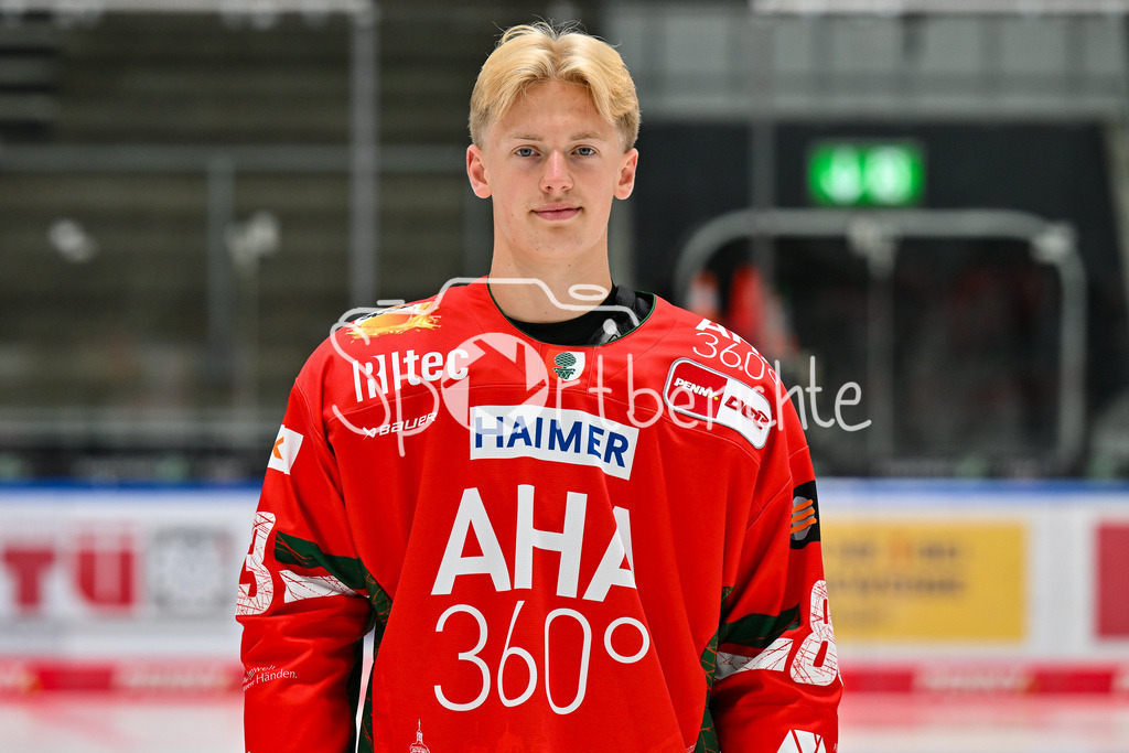 Augsburger Panther 2025/26 | im Bild Sebastian ZWICKL (Augsburger Panther 83) / Einzelfoto / Freisteller / Media Day Augsburger Panther: Curt-Frenzel Stadion am 06.08.2025
