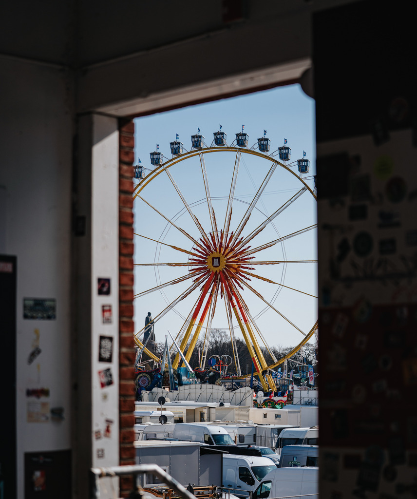 HEV07427 | Der offizielle Shop für FC St. Pauli Fotos. Wähle aus Spielszenen & Fanmomenten dein FCSP Wunschformat. Wir liefern Millerntor-Atmosphäre.