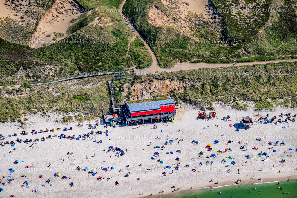 Sylt_Wenningstedt_Strandgaststätte_Onkel_Johnny_ELS_6353130825 | WENNINGSTEDT (SYLT) 13.08.2025 Gebäude des Restaurant " Onkel Johnny's Strandwirtschaft " in Wenningstedt (Sylt) auf der Insel Sylt im Bundesland Schleswig-Holstein, Deutschland. // Building of the restaurant " Onkel JohnnyA?s Strandwirtschaft " in Wenningstedt (Sylt) at the island Sylt in the state Schleswig-Holstein, Germany. Foto: Martin Elsen