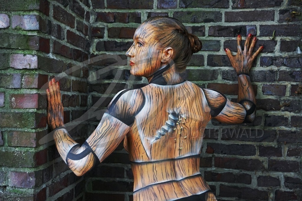 Bodypainting-HOLZ_2313b | #004 | Modell: Pola | Foto: Carsten Korwes - Realisiert mit Pictrs.com