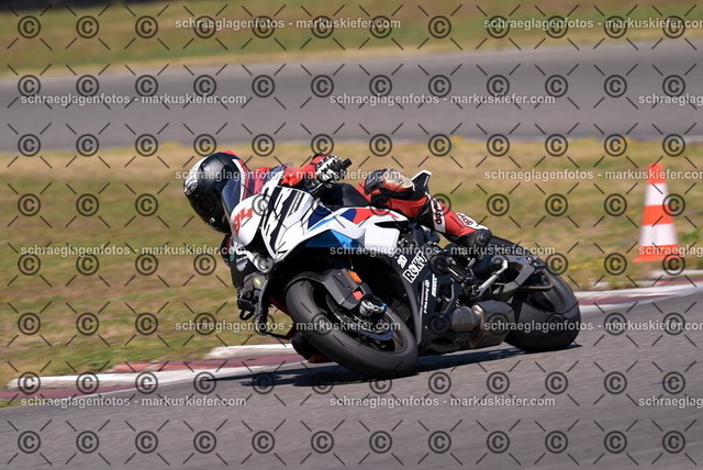 26bt04-1445 | markuskiefer.com - Realisiert mit Pictrs.com