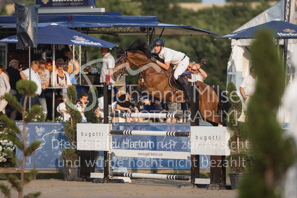 230624_PfSpTa_GroßerPreis-304 | Deine schönsten Turniermomente als professionelle Fotos! Entdecke hochwertige Pferdesport-Fotografie im Online-Shop. Jetzt Fotos finden & bestellen!