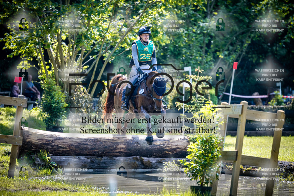 A1_Vielseitigkeitsturnier Melle Oldendorf-15c-0311 | Entdecke hochwertige Reitturnierfotos von Foto Oger. Professionell, emotional und authentisch – jetzt Lieblingsmomente im Shop bestellen.Deutschlandweite Turnierfotografie. - Realisiert mit Pictrs.com