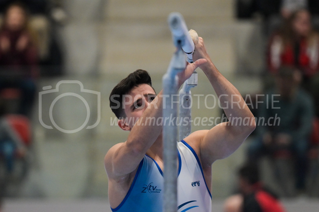 Schweizer Meisterschaften Kunstturnen Mannschaften Männer (A) - 22. November 2025 | Schweizer Meisterschaften Kunstturnen Mannschaften Männer (A)AXA Arena, WinterthurBild: Sportfotografie Markus Aeschimann | www.markus-aeschimann.ch - Realisiert mit Pictrs.com
