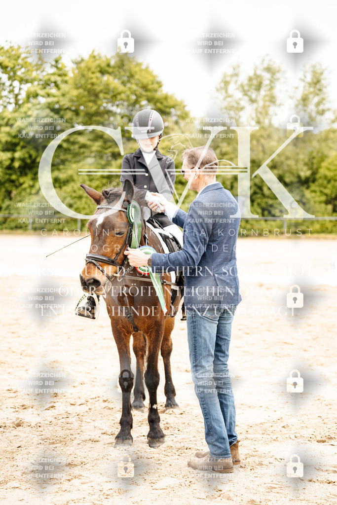 CK703674 | Turnierfotografie Pferdefotografie Trier Rheinland-Pfalz Pferdesport Reitsport Tierfotografie Sportfotografie Pferdevideo Pferdevideografie Equestrianvideography equestrianphotography  - Realisiert mit Pictrs.com