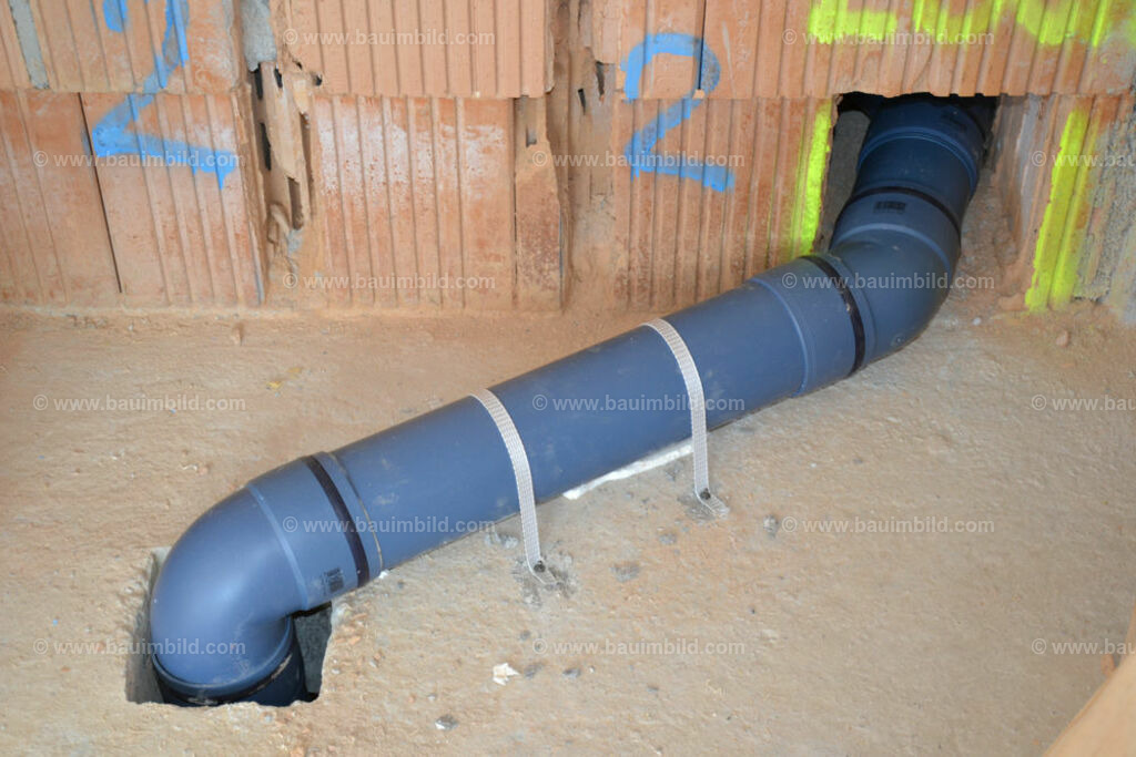 bib-lg15-sanitaer-0033 | Nach LV-Leistungsgruppen sortierte Detailfotos über den Bau eines Hauses. Alle Hausbau-Bilder direkt vom Urheber und Autor der Website Haus-Selber-Bauen.com