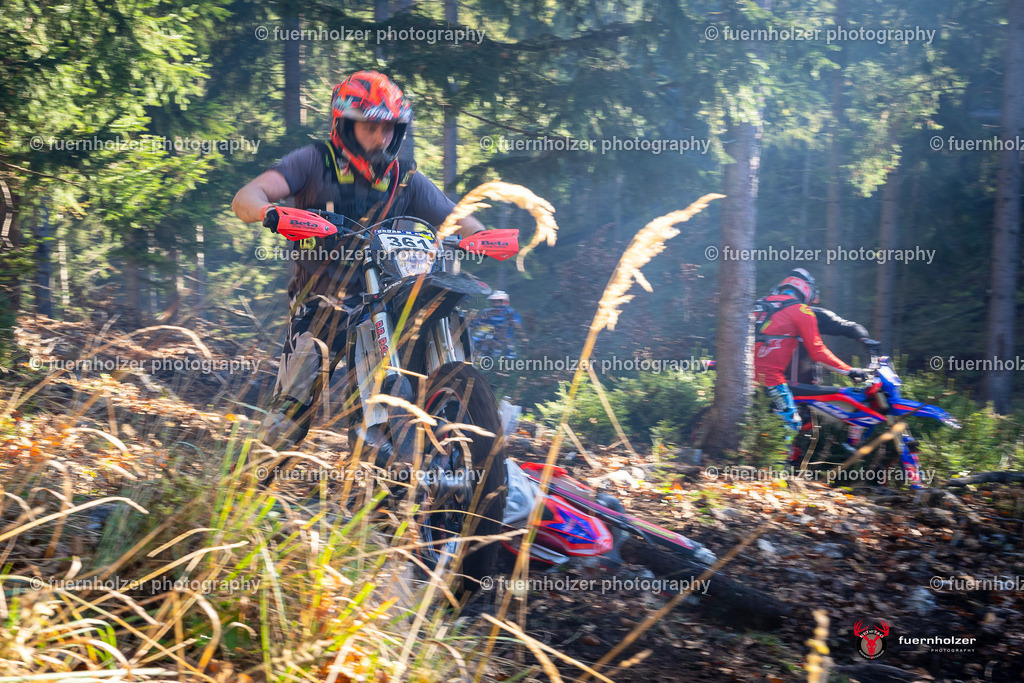 fuernholzer_241026-C1-250 | Fotografische Impressionen von der Red Stag Enduro Extreme by fuernholzer-photography.com. Endurosport in Österreich fotografisch festgehalten von fuernholzer. Auftragsfotografie für Private, Gewerbefotos und Industriefotografie. Eventfotografie, Sportfotografie und Motorsportfotografie. Anbieter von Fotoworkshops, Fototraining, fotografischen Vorträgen und Fotoseminaren.