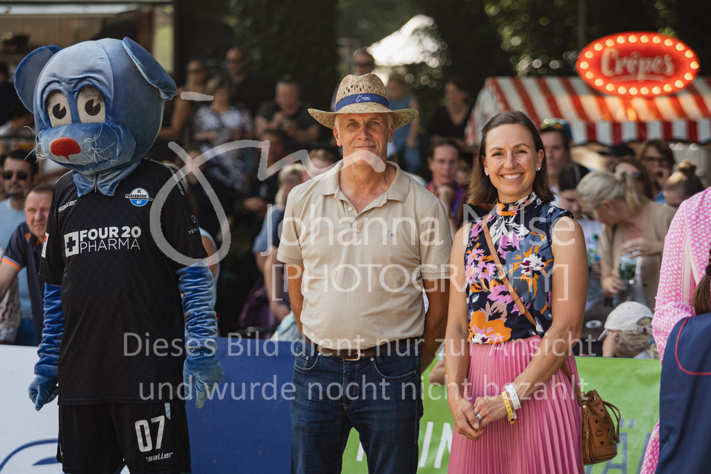 230910_OWLCh_Führzügel-180 | Deine schönsten Turniermomente als professionelle Fotos! Entdecke hochwertige Pferdesport-Fotografie im Online-Shop. Jetzt Fotos finden & bestellen!