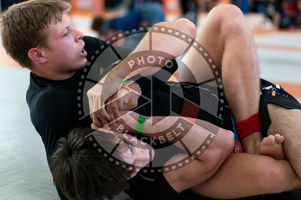 20240915PBB2979 | Athletes compete during the Grappling Industries’ grappling and Brazilian jiu-jitsu competition in Berlin, on September 15, 2024.