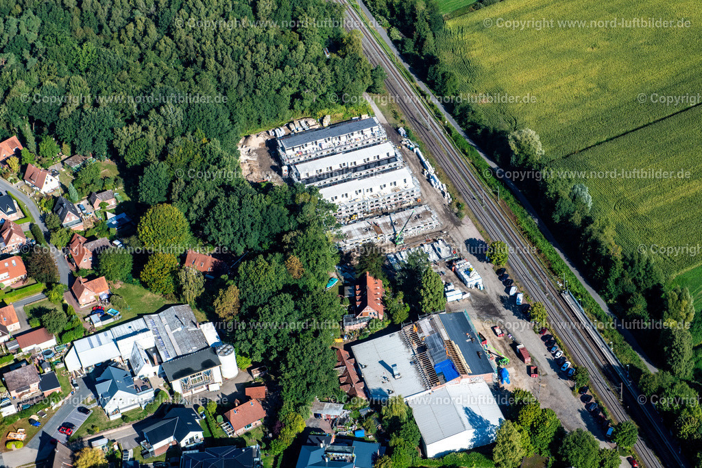Dollern_Neubau_Einer_Wohnanlage_an_der_Bahn_ELS_4088220922 | DOLLERN 22.09.2022 Baustelle zum Neubau einer Mehrfamilienhaus- Wohnanlage An der Bahn in Dollern im Bundesland Niedersachsen, Deutschland. // Construction site to build a new multi-family residential complex An of Bahn in Dollern in the state Lower Saxony, Germany. Foto: Martin Elsen