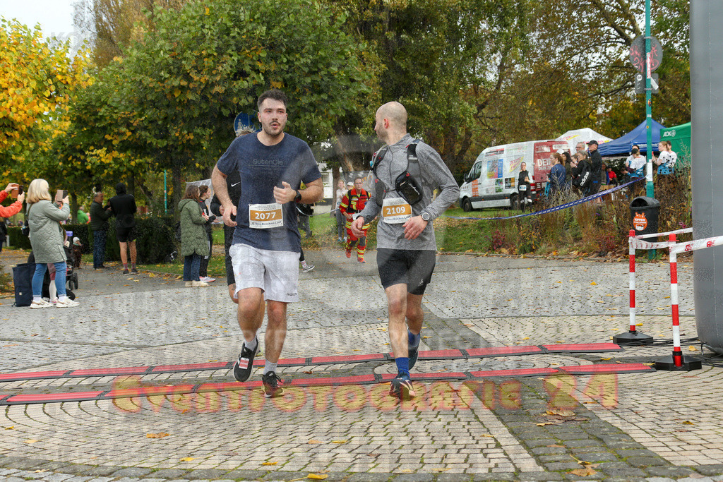 241020_1036_EX1_9730 | Sportfotografie im Rhein-Sieg Kreis, Köln, Bonn, NRW, Rheinland Pfalz, Hessen, etc. Unser Tätigkeitsfeld umfasst den Laufsport vom Volkslauf über den Marathon, Duathlon, Triathon bis zum Ultralauf wie Kölnpfad Ultra oder Schindertrail.