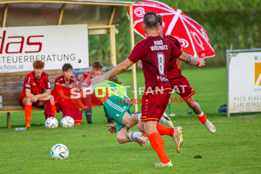 ASKÖ Wölfnitz - WSG Radenthein 2-2, Unterliga West | Max Unterwandling (WSG Radenthein #3) Günther Hubmann (ASKÖ Wölfnitz #8) ASKÖ Wölfnitz - WSG Radenthein 2-2 am 20.08.2023 in Wölfnitz
(Sportplatz), Austria, (Photo by Ernst Krawagner sport-fan.at) - Realisiert mit Pictrs.com
