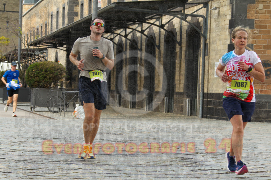 250920_1529_EV4_8904 | Sportfotografie im Rhein-Sieg Kreis, Köln, Bonn, NRW, Rheinland Pfalz, Hessen, etc. Unser Tätigkeitsfeld umfasst den Laufsport vom Volkslauf über den Marathon, Duathlon, Triathon bis zum Ultralauf wie Kölnpfad Ultra oder Schindertrail.