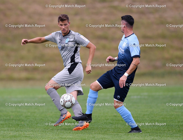 Fussball Bezirksliga  2018/2019 | Fussball Bezirksliga  Testspiel 29.07.2018TuS Ergenzingen - SV Stuttgarter KickersMarvin Jaeger (li, Kickers) gegen Gianluca Mongioj (TuS Ergenzingen)FOTO: Pressefoto ULMER/Markus UlmerxxNOxMODELxRELEASExx
