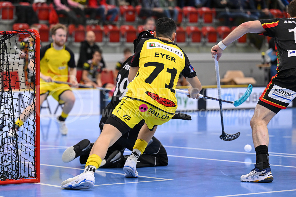 HC Rychenberg vs Tigers Langnau - 11. Dezember 2022 | HC Rychenberg vs Tigers Langnau
AXA Arena, Winterthur
Marco Eyer (#71 HC Rychenberg).
Bild: Sportfotografie Markus Aeschimann | www.markus-aeschimann.ch - Realisiert mit Pictrs.com