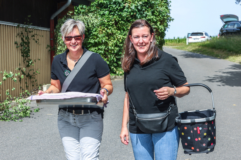 top-top.de 240629-036 | Foto, Video, Fotografie, Videografie, Fotobox, DJ, Discjockey, Musik, Musikbox, Veranstaltung, Photobooth, Amazon, Ebay, Buchtipp, Bestseller, Autor, Verlag, Buch, Wesel, Hamminkeln, NRW, Dinslaken, Rees, Drohne, Hochzeit, Party, Fotobox, Wesel, Fotograf