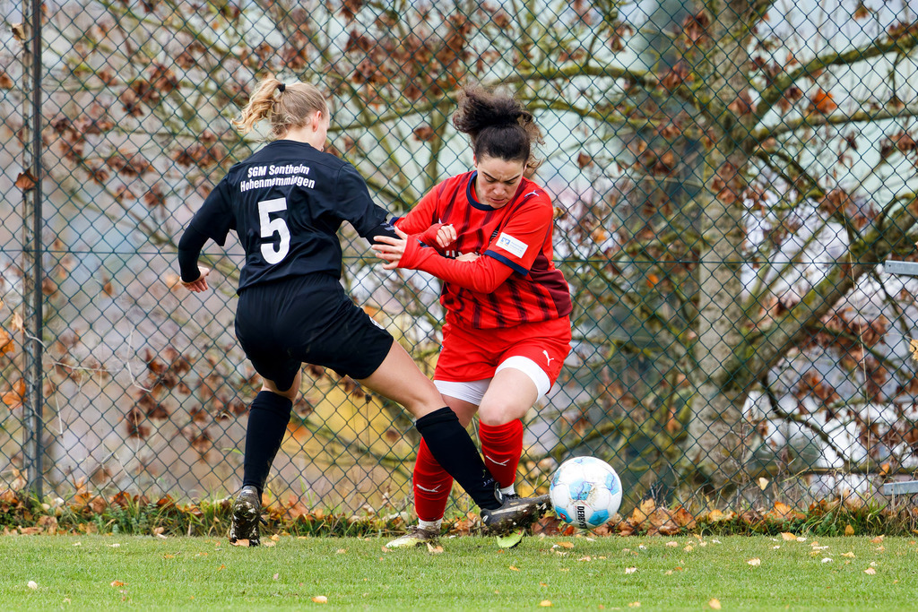 HOHFCH_251109_6418 | 1.FC Heidenheim 1846 II vs. GAST, Fußball, Frauen, Bezirksliga, 2025/2026, X. Spieltag, 03.10.2025 in Heidenheim, Kunstrasen b. Voith-Arena West(Foto: Michael Bulling) - Realisiert mit Pictrs.com